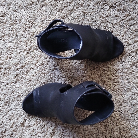 Women's shoes - Picture 2 of 5